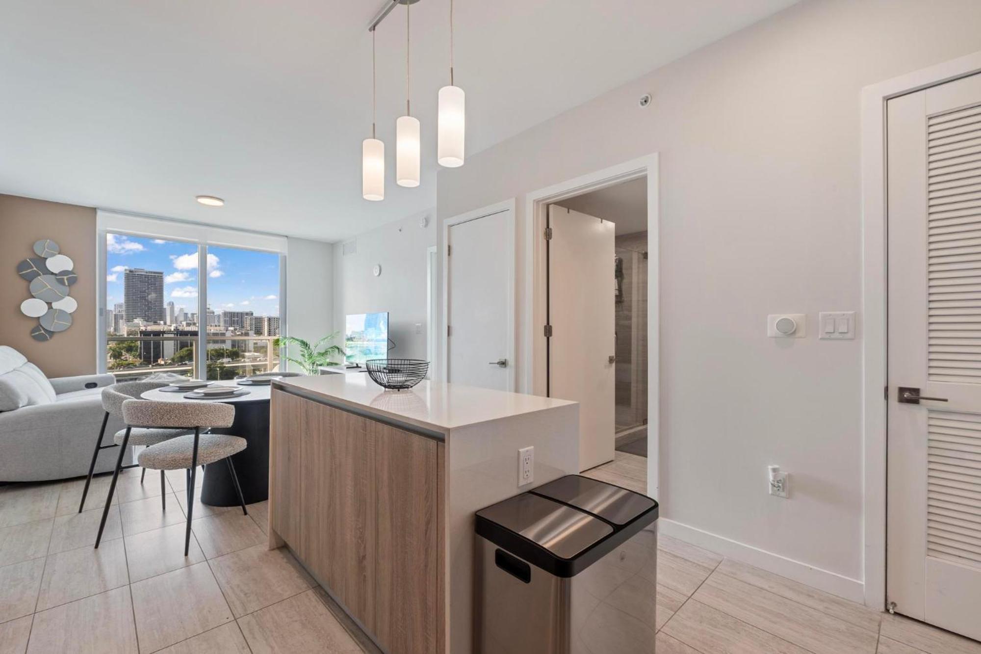 Luxury New At Design District Apartamento Miami